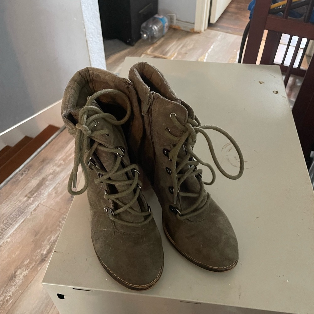 Women's Lace-Up Ankle Boots